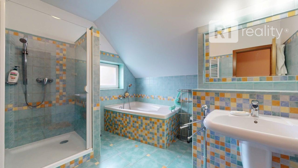 Pekný rodinný 6 izbový dom / Ratnovce pri Piešťanoch