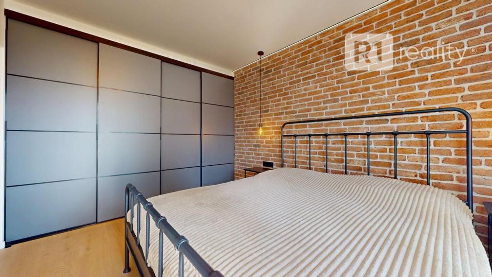 Lukratívny, nový, zariadený 3 izb. byt /A. Dubčeka/ CENTRUM Piešťany