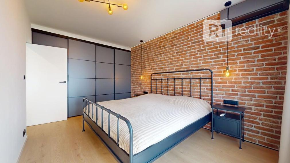 Lukratívny, nový, zariadený 3 izb. byt /A. Dubčeka/ CENTRUM Piešťany