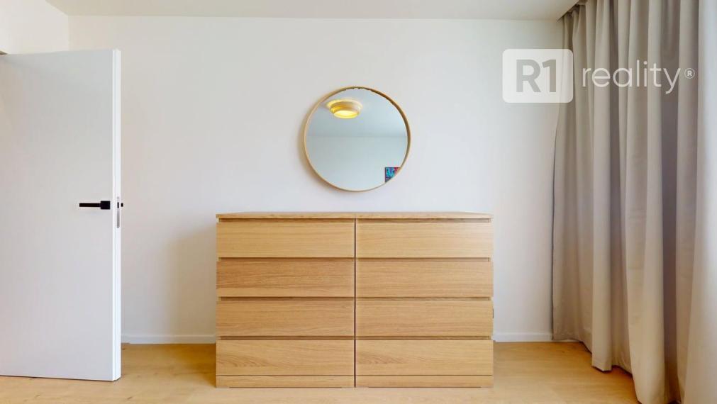 Lukratívny, nový, zariadený 3 izb. byt /A. Dubčeka/ CENTRUM Piešťany