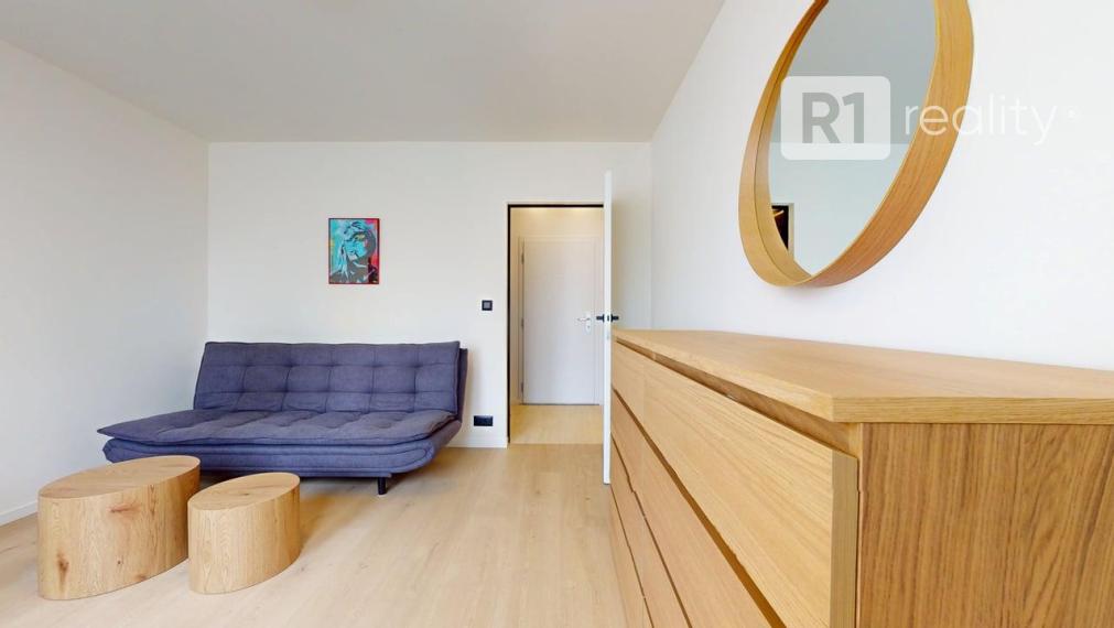 Lukratívny, nový, zariadený 3 izb. byt /A. Dubčeka/ CENTRUM Piešťany