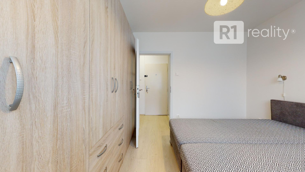 Príjemný 2 izb. byt TEPLICKÁ po kompletnej rekonštrukcii, výťah, balkón / Piešťany