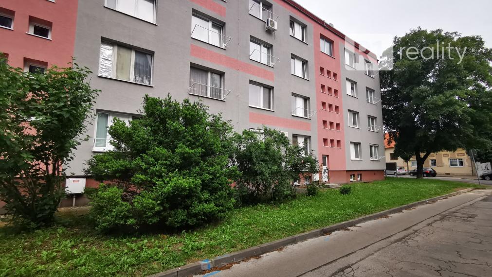 Príjemný 2 izb. byt TEPLICKÁ po kompletnej rekonštrukcii, výťah, balkón / Piešťany