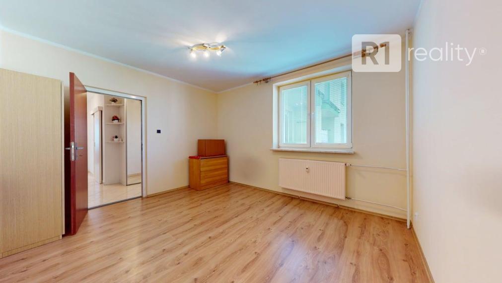 Pekný 4. byt Mateja Bela /komplet kuchyňa, 2 kúpeľne, loggia, výťah / Piešťany