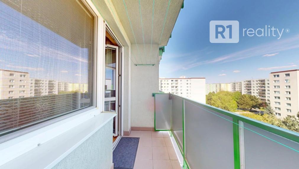 Pekný 4. byt Mateja Bela /komplet kuchyňa, 2 kúpeľne, loggia, výťah / Piešťany