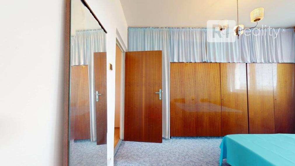 Pekný 4. byt Mateja Bela /komplet kuchyňa, 2 kúpeľne, loggia, výťah / Piešťany