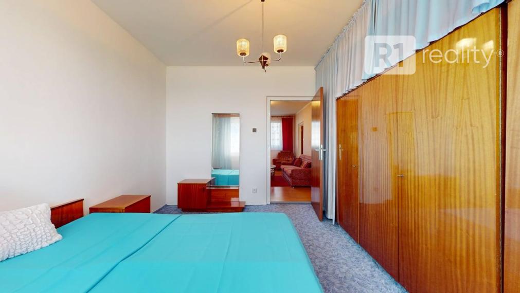 Pekný 4. byt Mateja Bela /komplet kuchyňa, 2 kúpeľne, loggia, výťah / Piešťany