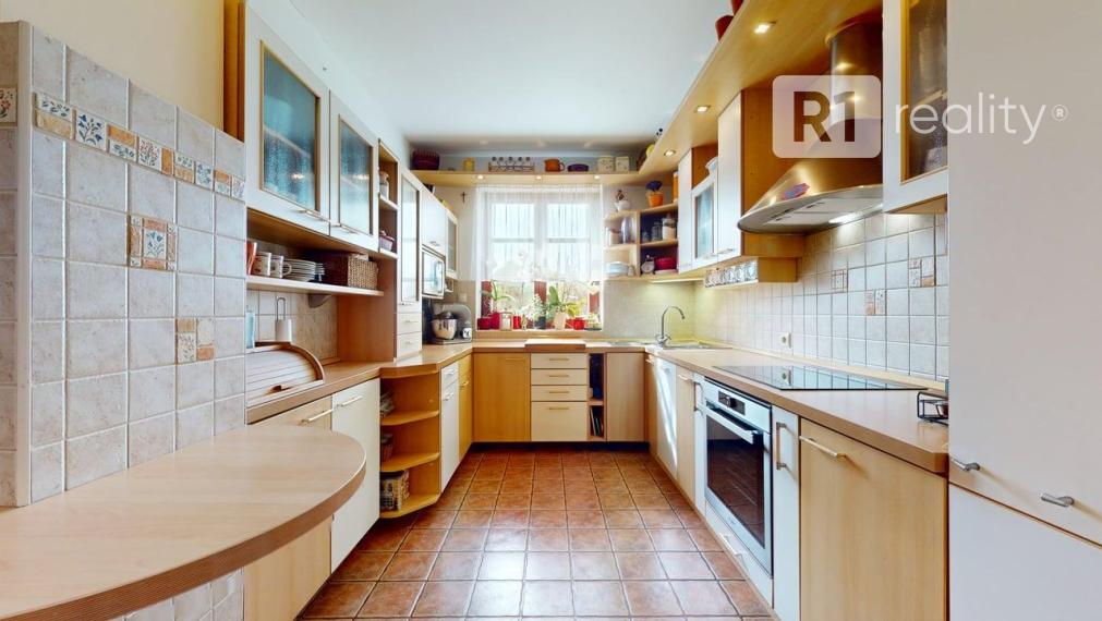 Pekný rodinný 6 izbový dom / Ratnovce