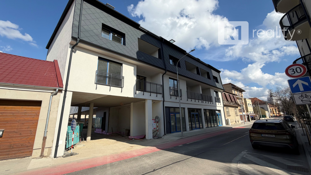 Nový obchodný priestor P1 v novostavbe Rezidencia Štúrova, centrum Piešťany