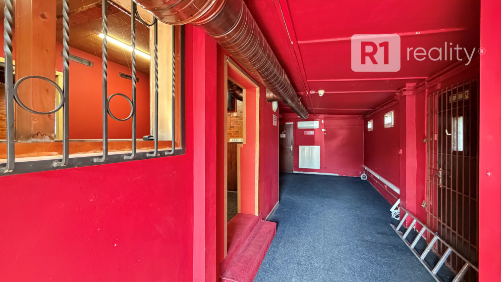 Obchodný priestor pre služby 120 m2, Piešťany, sídlisko Adam Trajan