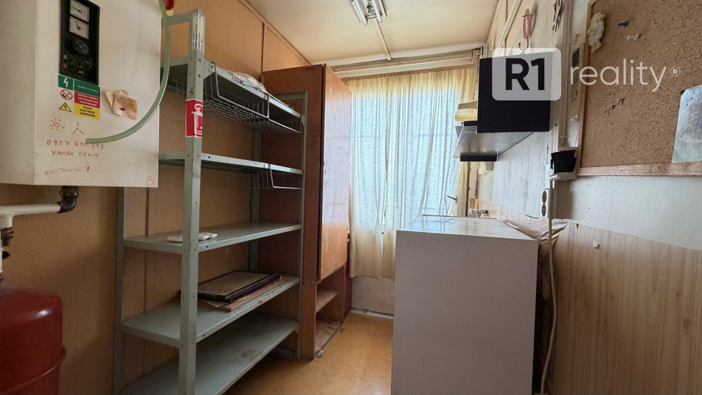 Obchodný priestor pre služby 120 m2, Piešťany, sídlisko Adam Trajan
