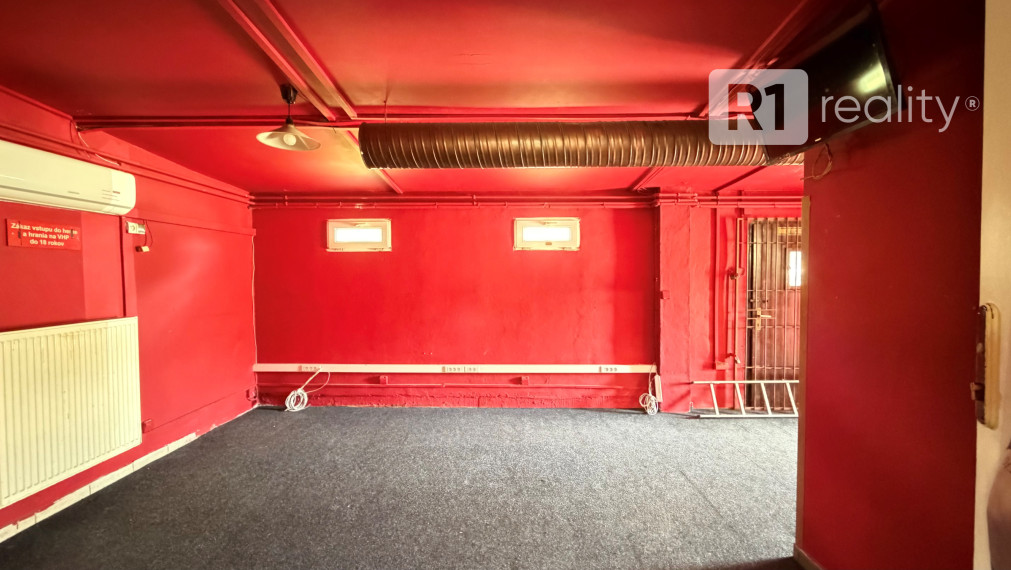 Obchodný priestor pre služby 120 m2, Piešťany, sídlisko Adam Trajan