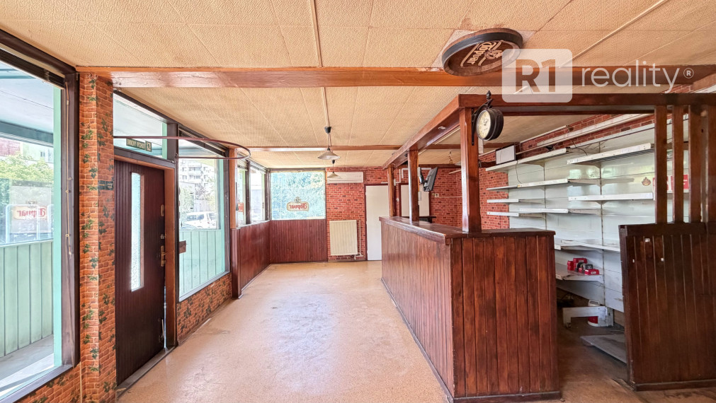 Obchodný priestor pre služby 120 m2, Piešťany, sídlisko Adam Trajan