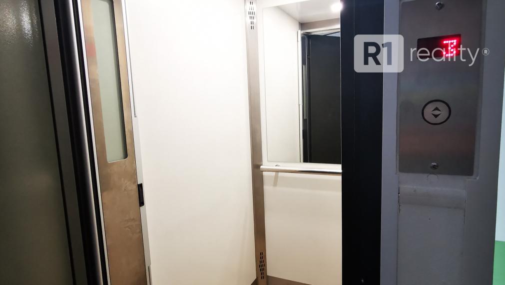 Príjemný 2 izb. byt  /pivnica, výťah, balkón / Piešťany