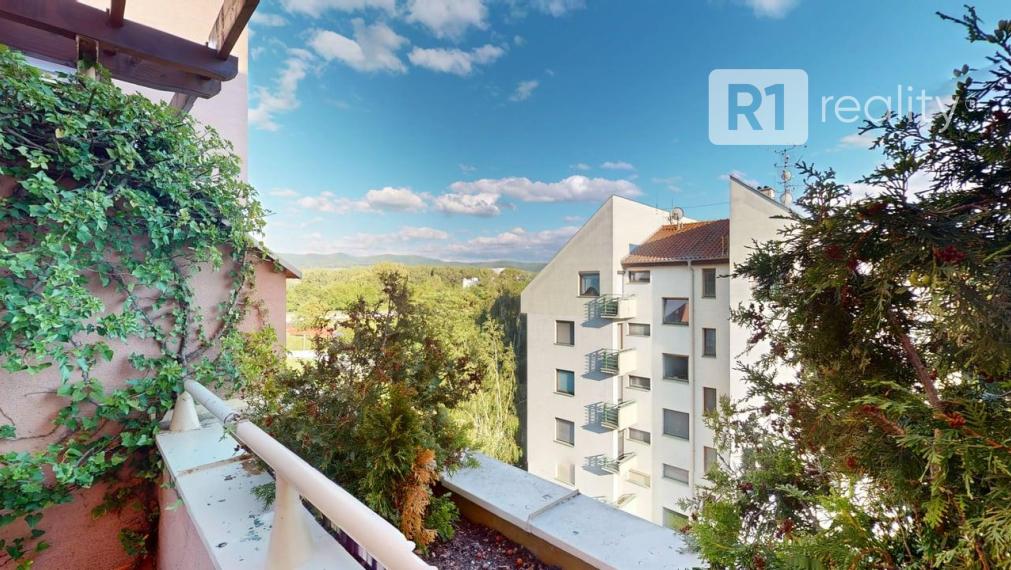 Jedinečný 4 izbový byt STROMOVÁ /167 m2/ Piešťany