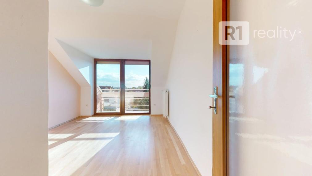 Jedinečný 4 izbový byt STROMOVÁ /167 m2/ Piešťany