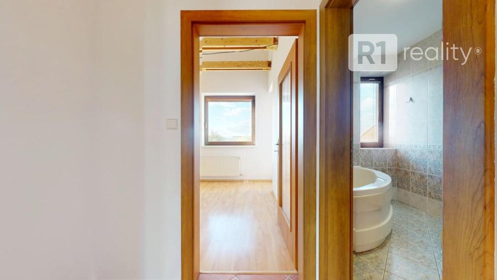 Jedinečný 4 izbový byt STROMOVÁ /167 m2/ Piešťany