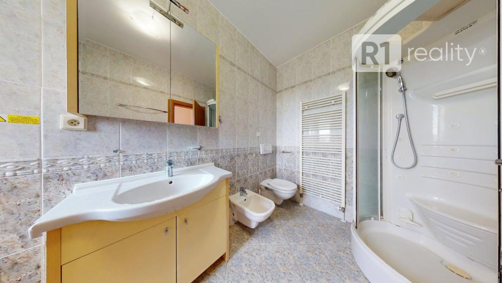 Jedinečný 4 izbový byt STROMOVÁ /167 m2/ Piešťany