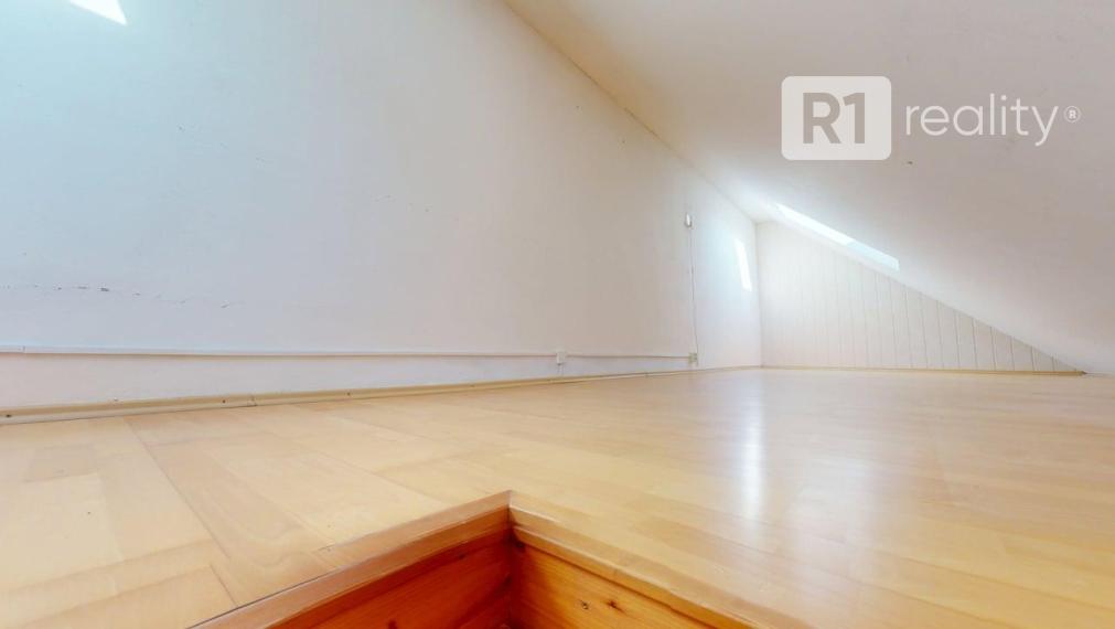 Jedinečný 4 izbový byt STROMOVÁ /167 m2/ Piešťany