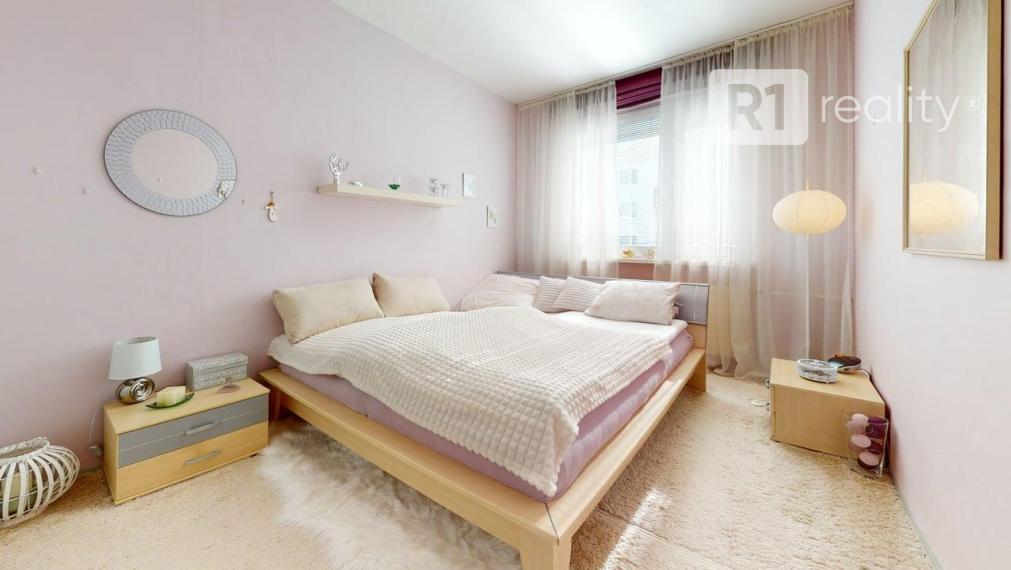 Zariadený 3 izb. byt "LEN SA NASŤAHOVAŤ" / Sásová - Banská Bystrica