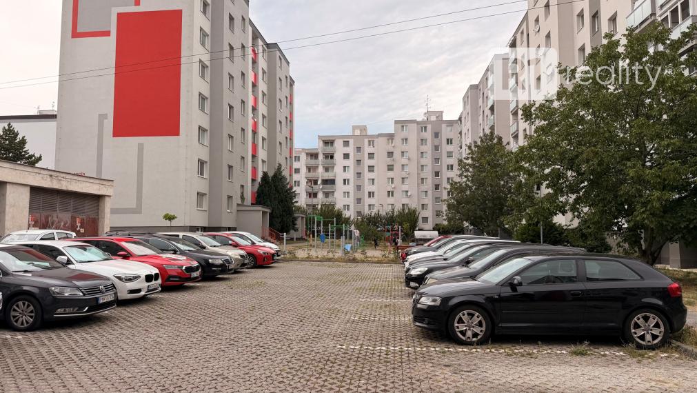 NA PREDAJ 3 izb. byt /balkón/ Vrbové