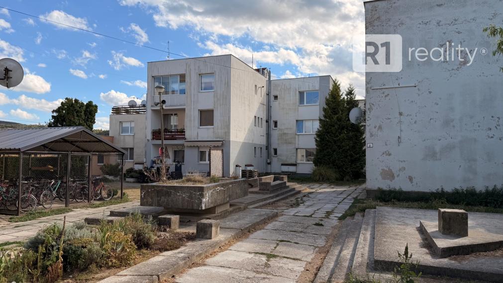 Veľký 2 izbový byt DOMINO / Piešťany Banka