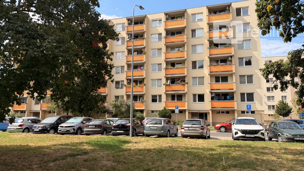 Pekný 3 izbový byt / 71,67 m2, GAŠTANOVÁ / Hlohovec