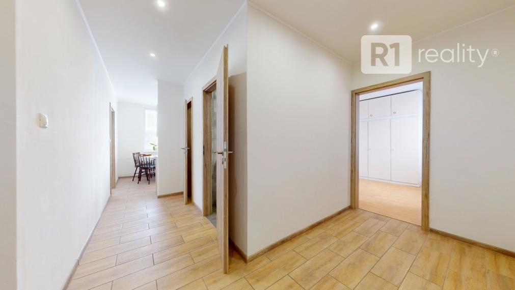 Pekný 3 izbový byt / 71,67 m2, GAŠTANOVÁ / Hlohovec