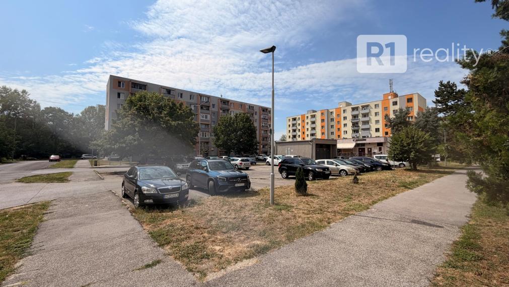 Rodinný 3 izbový byt, GAŠTANOVÁ / Hlohovec