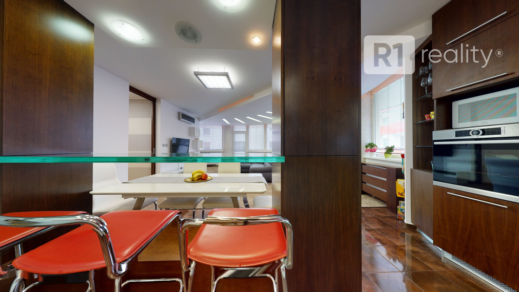 Lukratívny, zariadený 3 izb. byt "CENTRO LIVING" / Piešťany
