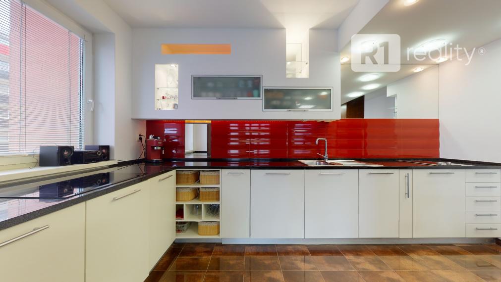 Lukratívny, zariadený 3 izb. byt "CENTRO LIVING" / Piešťany