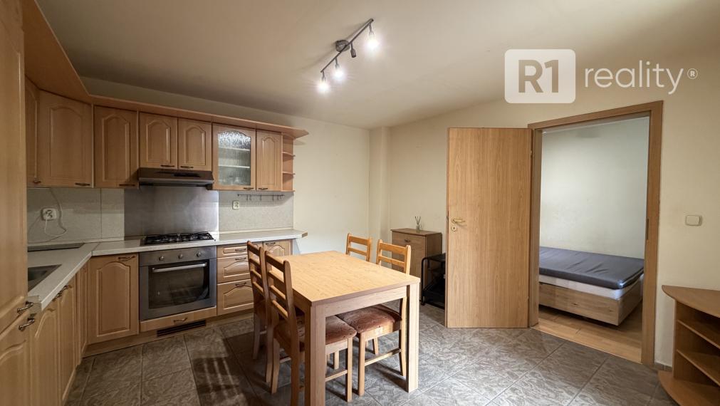 Na prenájom zariadený 1,5 izbový byt, 55 m2, Teplická ul. Piešťany
