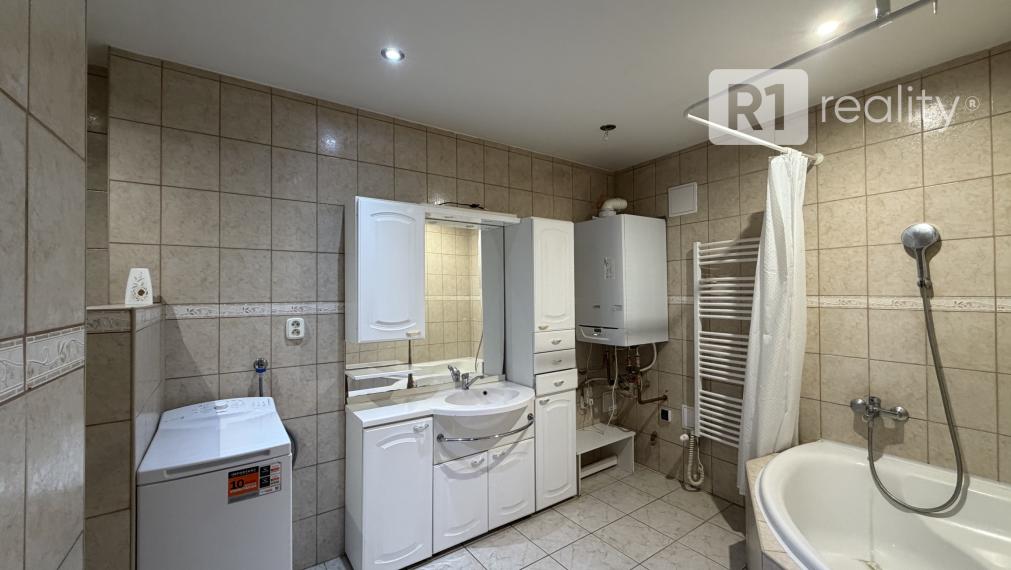 Na prenájom zariadený 1,5 izbový byt, 55 m2, Teplická ul. Piešťany