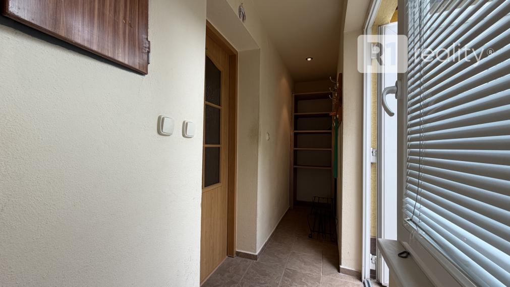 Na prenájom zariadený 1,5 izbový byt, 55 m2, Teplická ul. Piešťany