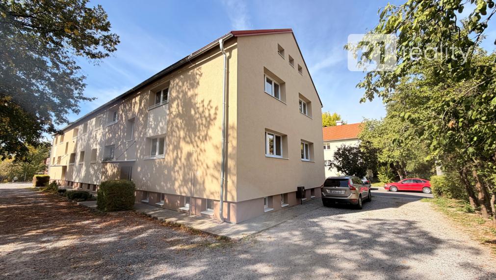 Kompletne zariadený 3 izb. byt s vlastným kúrením v zelenom centre mesta Banská Bystrica