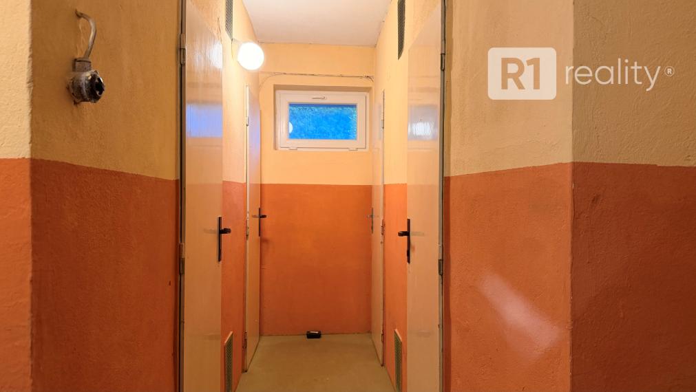 Zrekonštruovaný, zariadený 1 izb. byt " 8 Mája " / JUH Piešťany