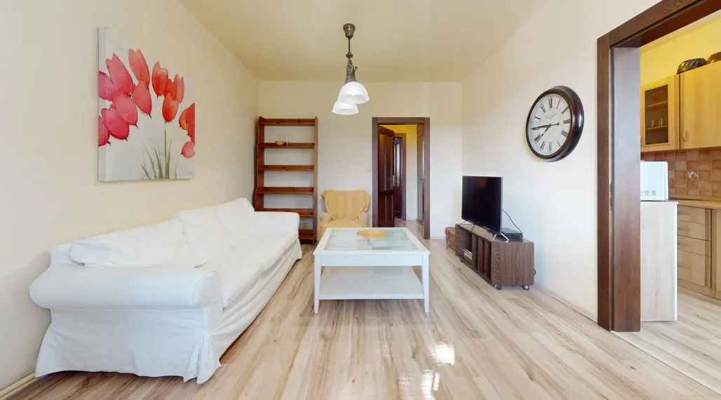 Vkusný, priestranný 2 izbový byt, 70 m2, kompletne zariadený, Piešťany-JUH