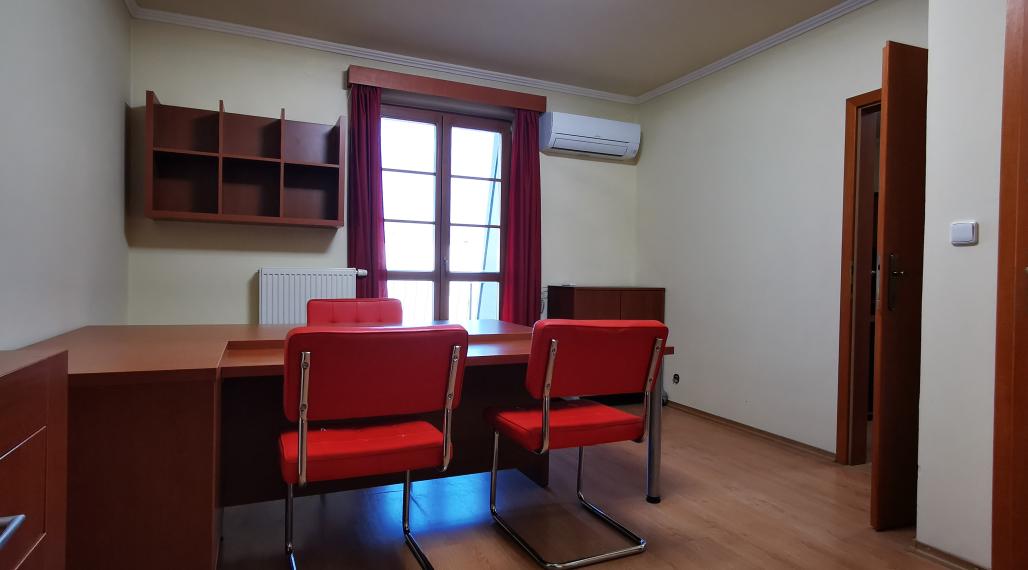 PNBusiness77 Kancelársky priestor NA PRENÁJOM / Centrum Piešťany