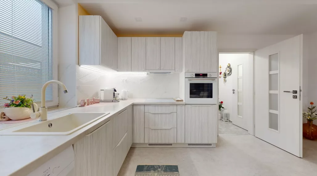 Novostavba/Dvojdom/4 izbový/Vlastný pozemok-dvor/  Banka pri SPA Piešťany