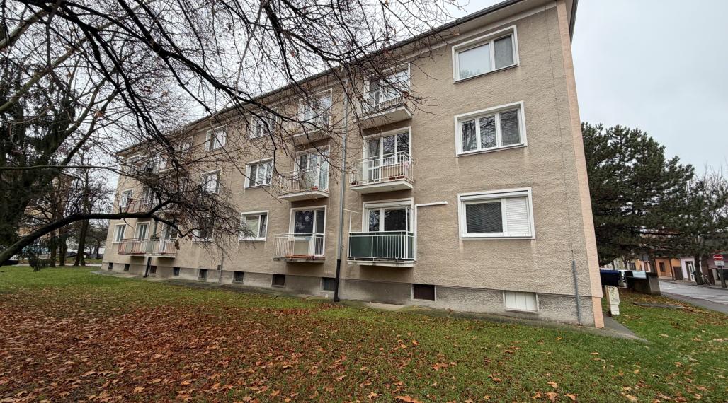 NA PREDAJ 3 izb. byt /dva balkóny/ "VAJANSKÉHO" / Piešťany