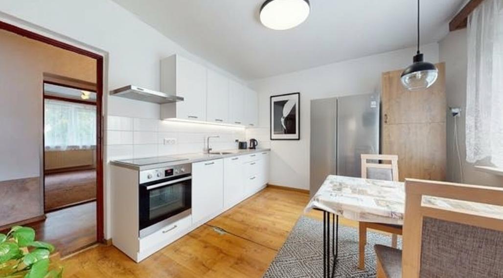 Rodinný dom s veľkým pozemkom 1779 m2 / Vaďovce pri Starej Turej