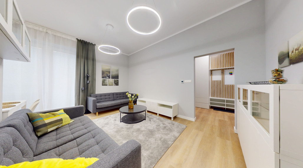 Jedinečný 3 izbový byt 64 m2+ 8 m2 balkóny + parking, Piešťany-centrum