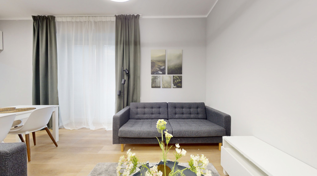 Jedinečný 3 izbový byt 64 m2+ 8 m2 balkóny + parking, Piešťany-centrum