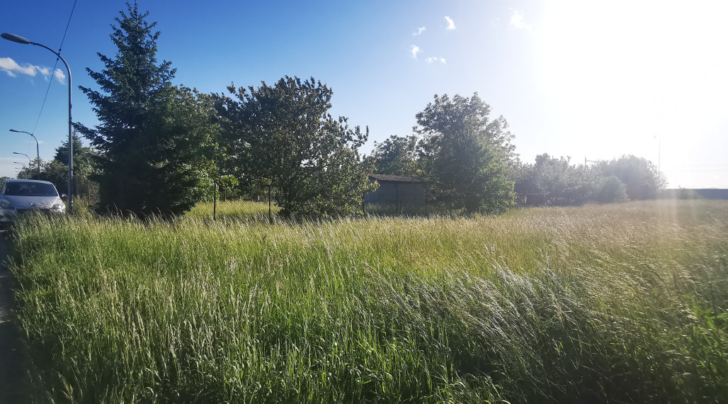 NA PREDAJ POZEMOK /1205 m2/ HORNÁ STREDA