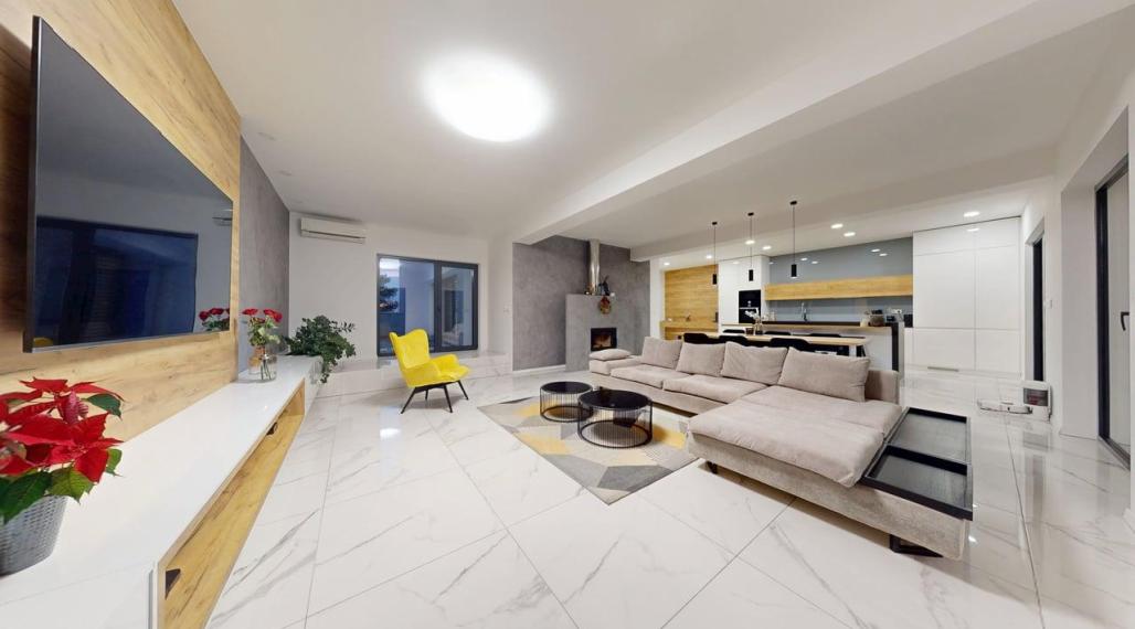 Najexkluzívnejší, zariadený apartmán (garáž, 1 x parking, pivnica) Na Lodenici / Piešťany