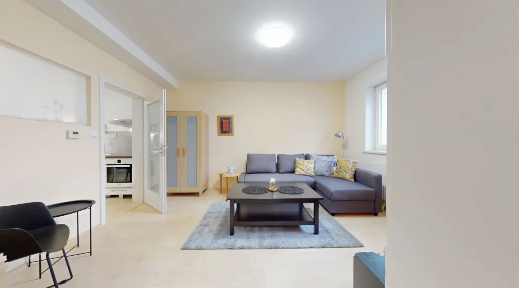 Na prenájom útulný 2 izbový byt v rodinnom dome, 64 m2 / Banka