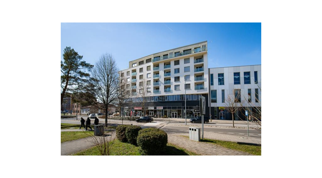 PRIPRAVUJEME / 2 izb. byt AUPARK / zariadený, pivnica, centrum /Piešťany