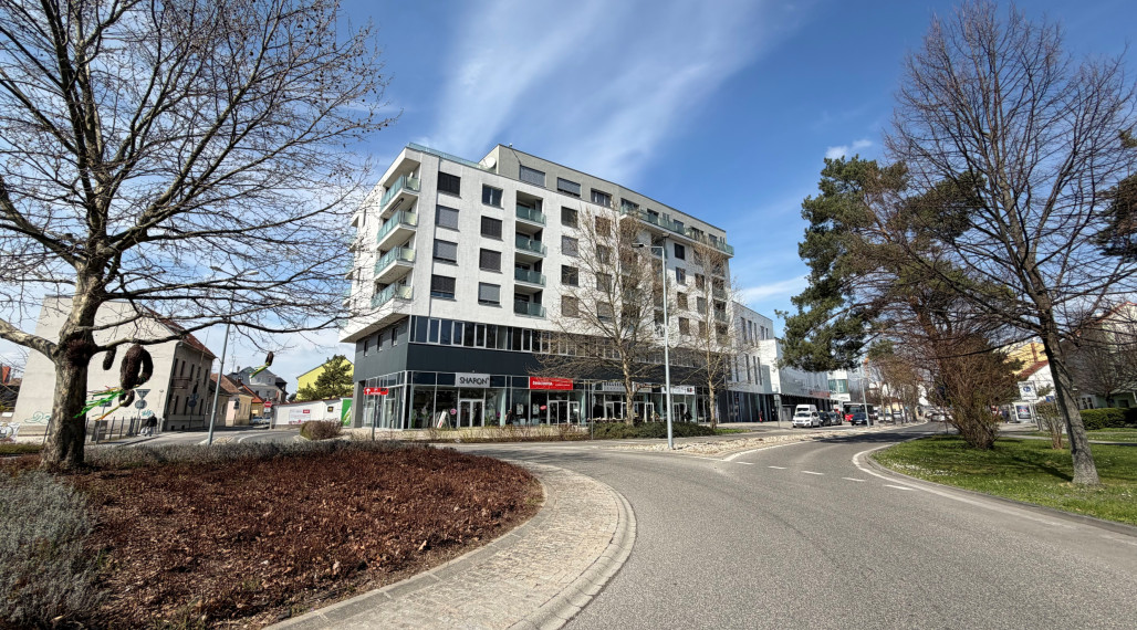 PRIPRAVUJEME / 2 izb. byt AUPARK / zariadený, pivnica, centrum /Piešťany