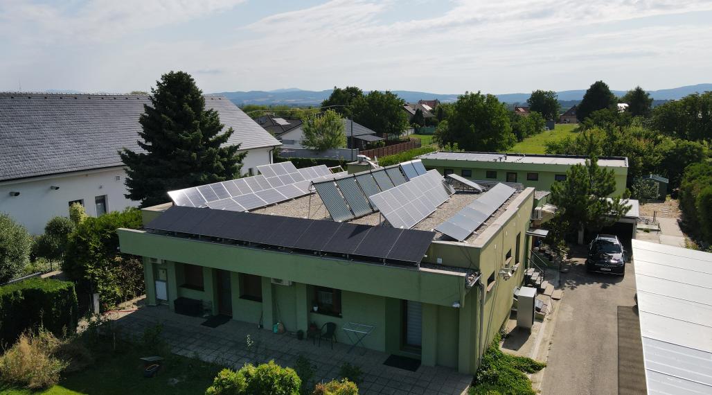 Zaujímavá a naozaj jedinečná realitná investícia !!!  NA ĎAĽŠÍ OKAMŽITÝ PRENÁJOM!!!!! 4 v jednom/4 x bytové jednotky+parking+pozemok / Dubovany