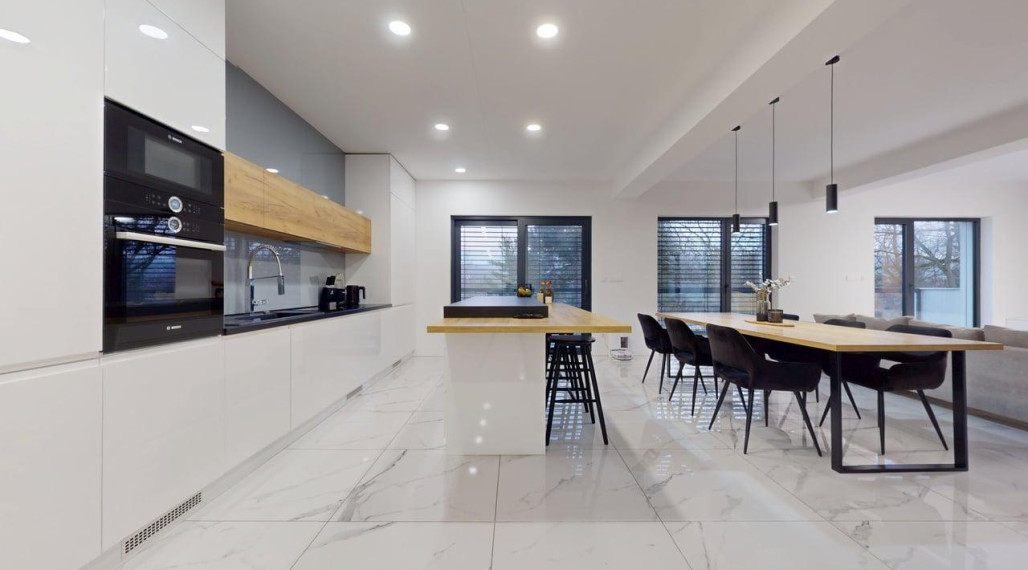 TOP APARTMENT, NA LODENICI (garáž, 1 x parking, pivnica) / Piešťany